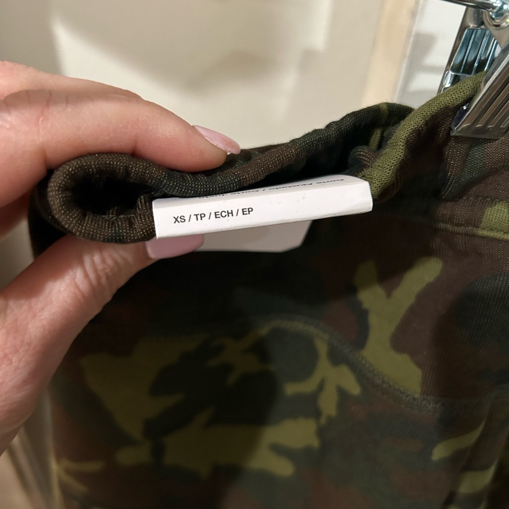 Nike tech camo jogger pants, new with tags! Youth XS - Picture 3 of 13